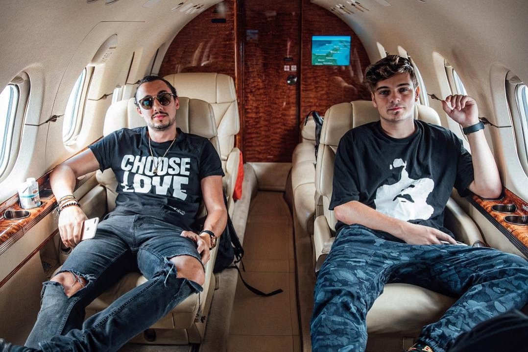 ⚡️What a week!🔥🙏🏻 Ever been to  #London #Amsterdam #Newyork #Orlando #Austin and #Vegas and then back to #Amsterdam in 7 days?  We are blessed to live the Artist Life bro @martingarrix ❤️ #josephklibansky #martingarrix