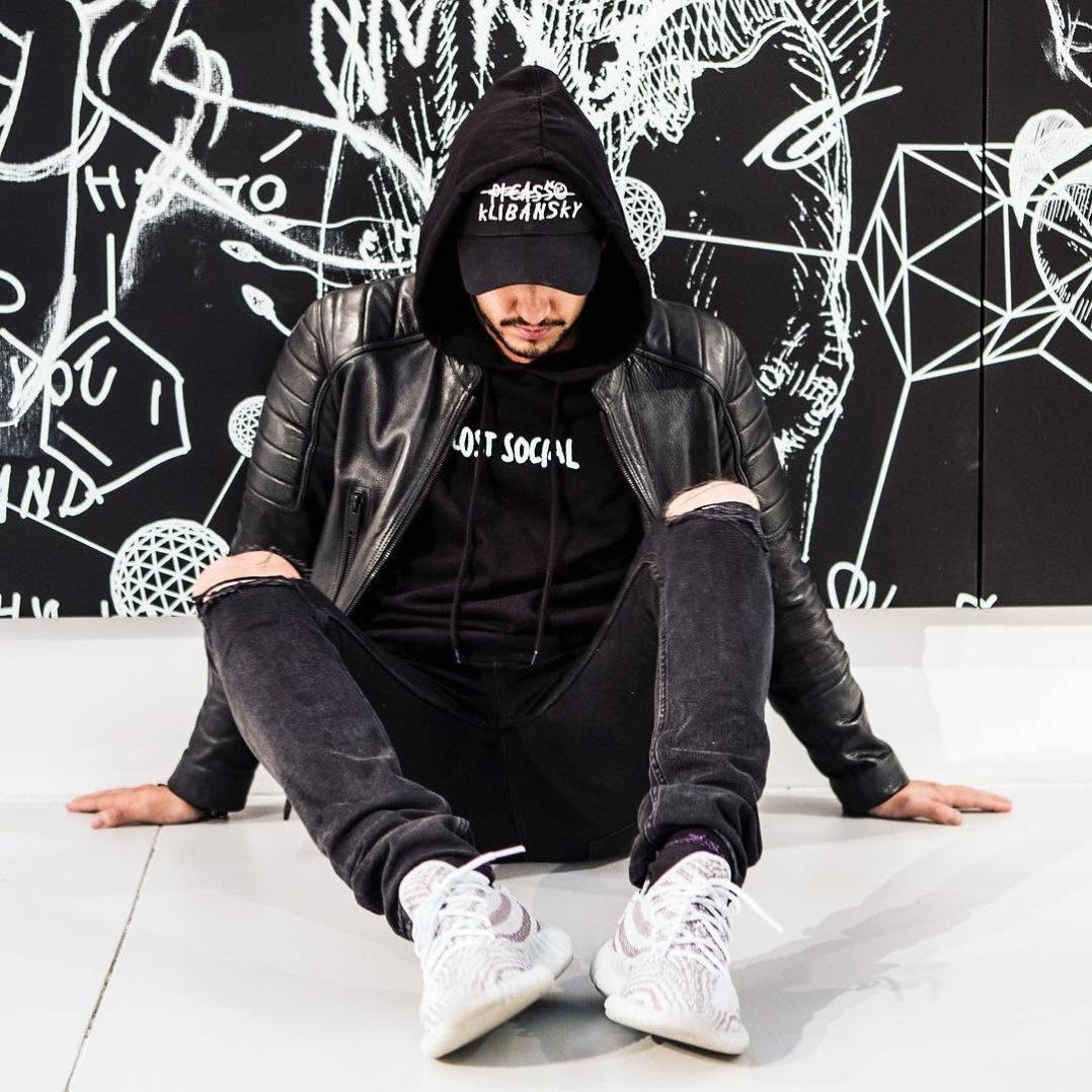 We are giving away 10 Klibansky X Picasso caps, before they officially go on sale for this Friday! 🖤🔥🖤 The rules are simple: 🖤1. Like this post 🖤2. Tag 3 artlovers 🖤3. Make a bad joke in the comment section  The 10 winners to be announced on Thursday 12am GMT (in my instagram stories!) . . #art #cap #contemporaryart #love #art #artlover #fashion #streetwear #streetstyle