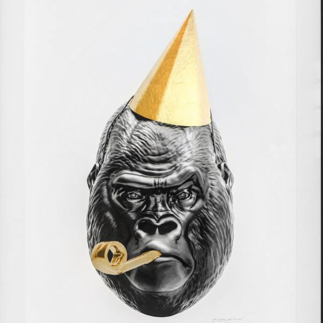 We now have just 15 pieces available of the limited edition silkscreen of “Big Bang” ! 🦍 . Every piece is hand made through the meticulous process of silk-screening and the layering of 24k gold leaf 🍃  the total edition is 150 pieces pieces and we only have 15 left!  Every piece comes in a beautiful frame with Museum quality glass. The price is €2200 For interest please mail to info@josephklibansky.com or click the link in my bio 🙏🏻 . . #contemporaryart #art #limitededition #contemporarypainting #painting #josephklibansky #gorilla