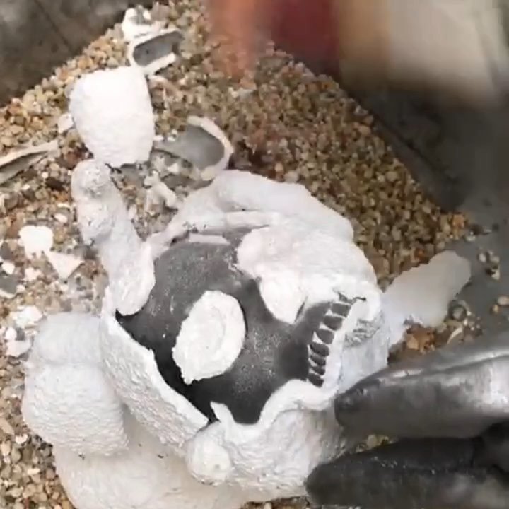 I made a super cool short compilation for you to see how we do the bronze casting process🔥 In this video you can see how we take the ceramic shell out of the hot oven and pour the molting bronze into the shell... after it has cooled down we crack open the shell and exposure the cast bronze sculpture.. then we can start the meticulous process of grinding and polishing the bronze.. the can take anything up to 7 months depending on the size of the sculpture🙏🏻 do you like these type of videos? . . #sculpture #bronze #art #amsterdam #josephklibansky #contemporaryart #streetart