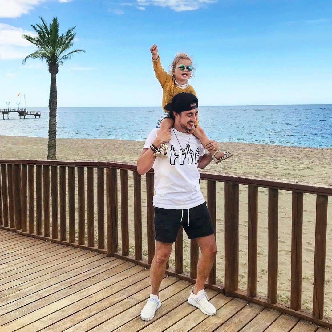 Can this uncle and niece team get some loveee? ❤️❤️❤️👧🏼 . #vibes #team #love