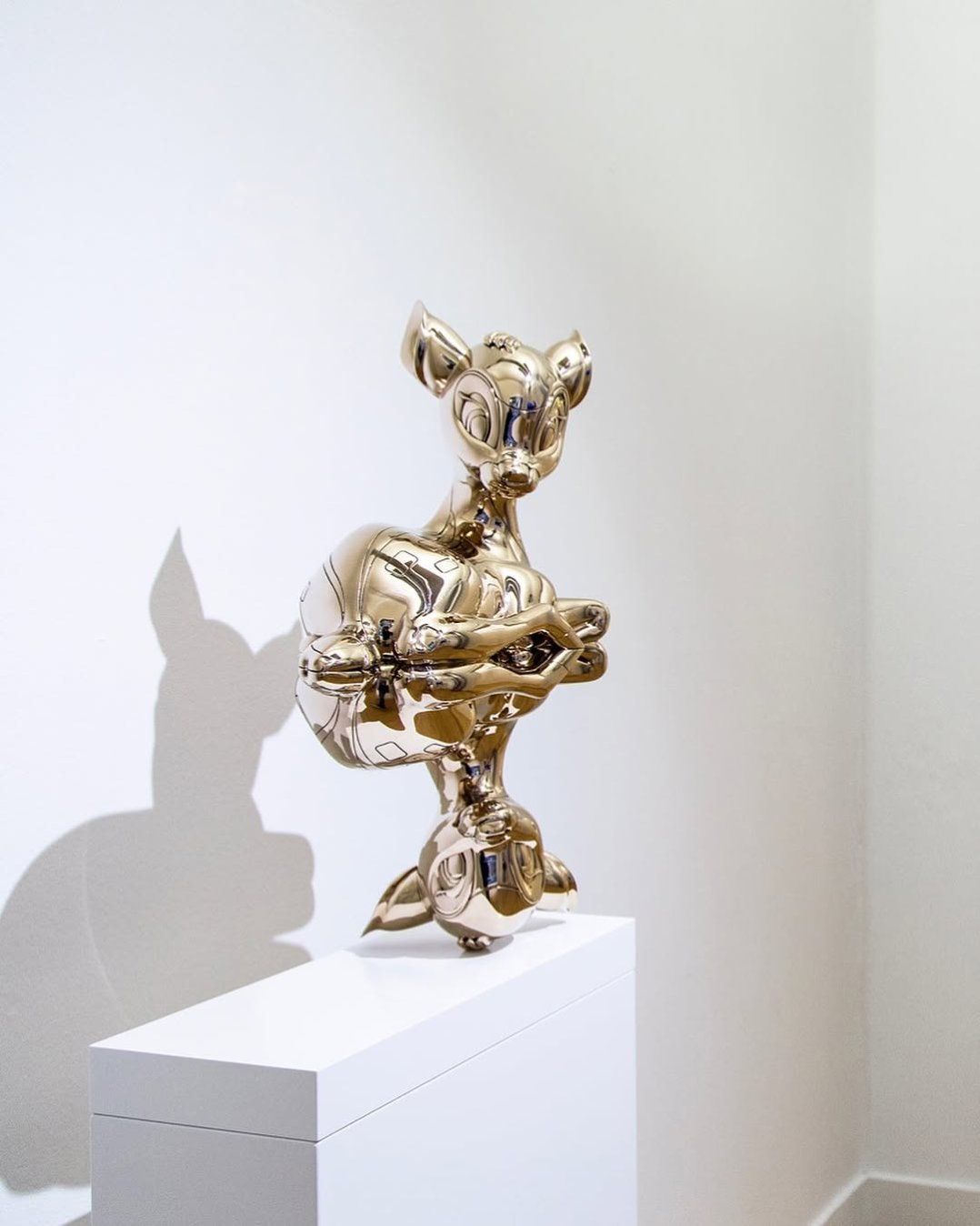 How cool would it be to make a smaller and more affordable collectible of this piece 🤔 💭 . . #bronzesculpture #contemporaryart #streetart #josephklibansky