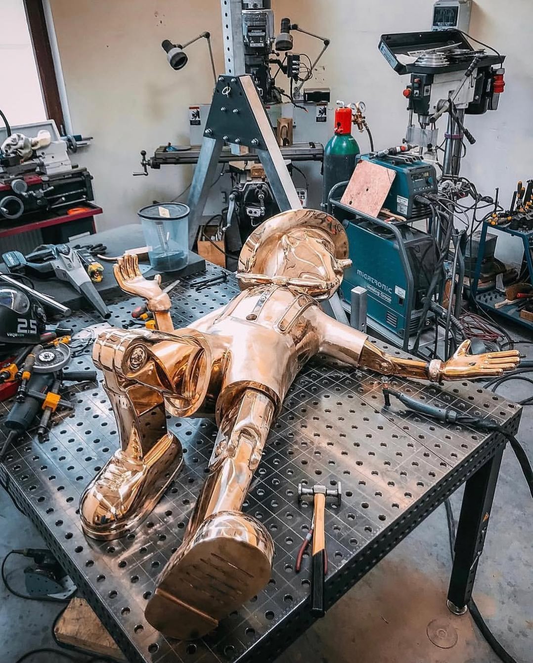 I am pretty excited to announce that I’m working on a new sculpture based on the character of Pinocchio.. , a marionette that must earn the right to become a real boy by proving to be truthful, brave and selfless. (The attached image is not the new sculpture.. I will show you soon!)