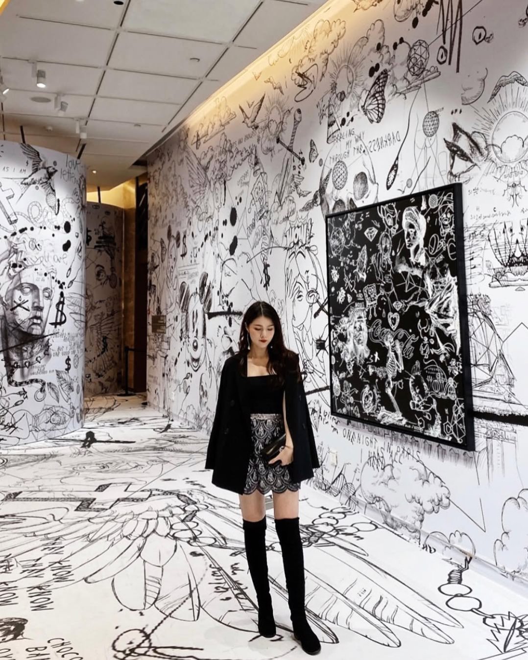 Seeing all these beautiful people posing in front of my art.. really makes me want to organize another big exhibition somewhere