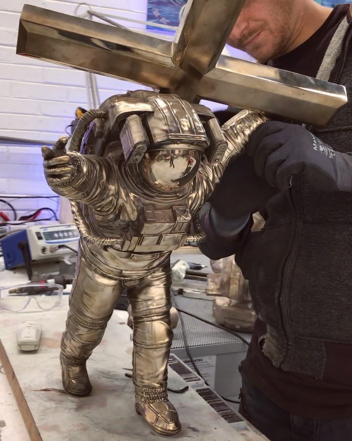 So...do we paint this bronze sculpture white like the other astronauts or leave it as it is..? . #contemporaryart #sculpture #losangeles