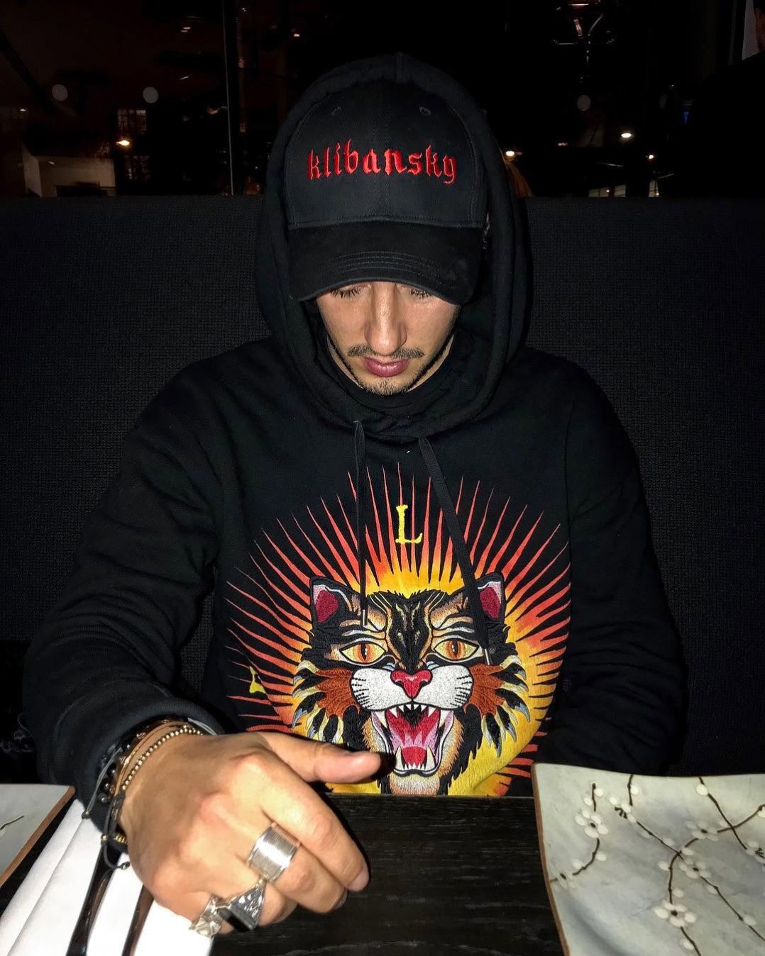 New release🔥  the LOVE RED Klibansky cap 🤟🏻 now available in the webshop. (Very limited stock!  Link in bio) We will give one signed cap away to a lucky person.. do the following:  1.comment 5 devils 👹👹👹👹👹 2. Tag your favorite music artist  Winner to be announced this sunday 8pm gmt+1 in my stories