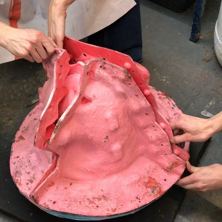 Who likes this type of work? Opening the silicone mold to reveal the wax model. . #making #sculptures #modernart #satisfyingvideos