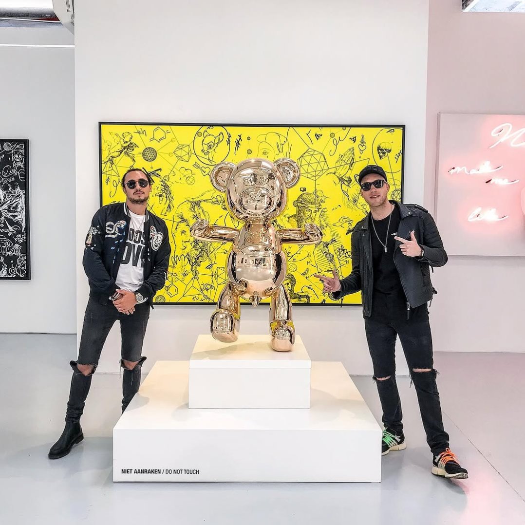 Young art collectors  @nickyromero