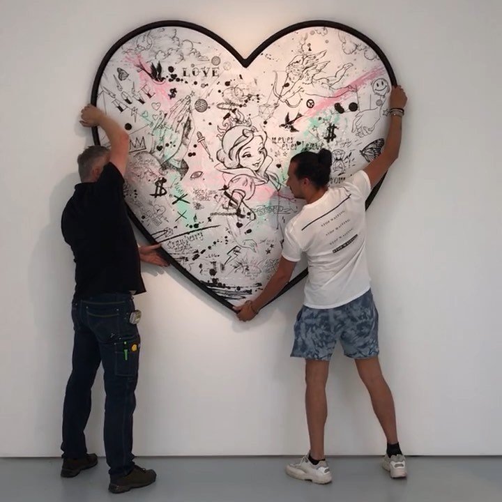 How do you like the heart shaped paintings? 💜 . . #art #painting #newpainting