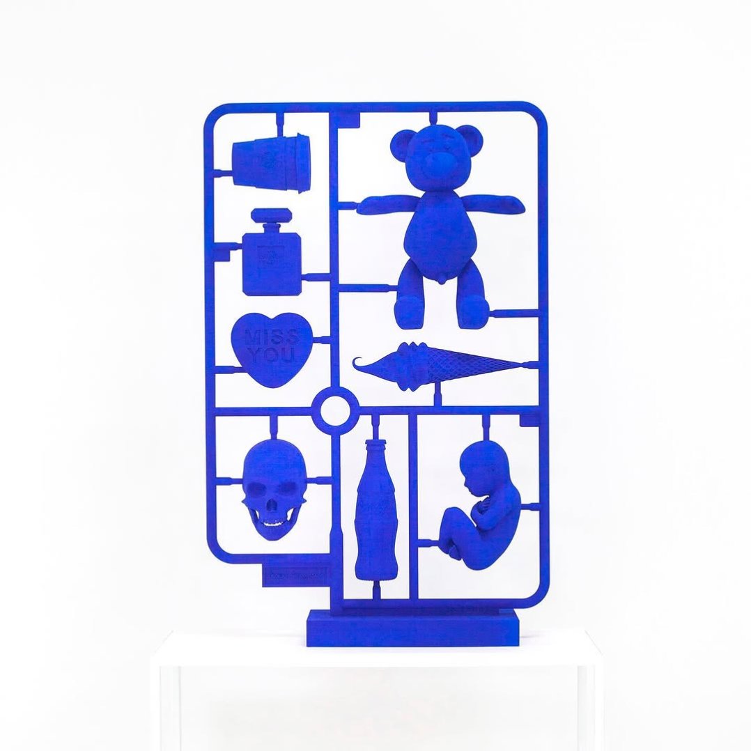 Would you choose an all blue sculpture in your home?