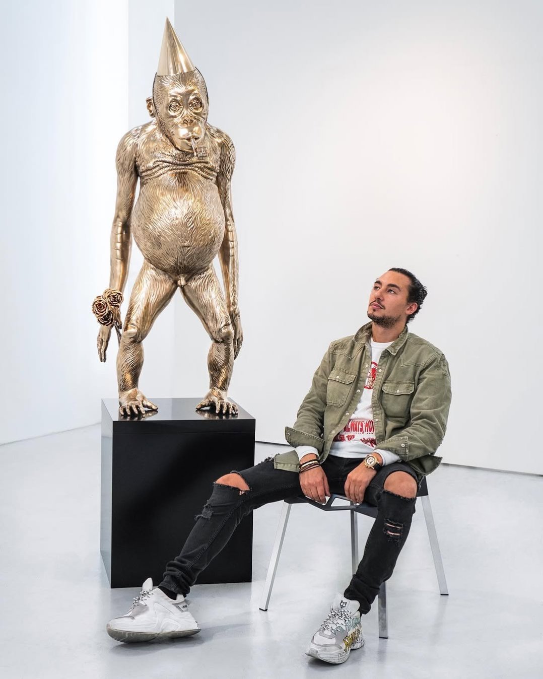 So now for the BIG question... what is a cool name for my new sculpture.. the best name gets a signed poster! 🔥 . . #newsculpture #art #contemporaryart