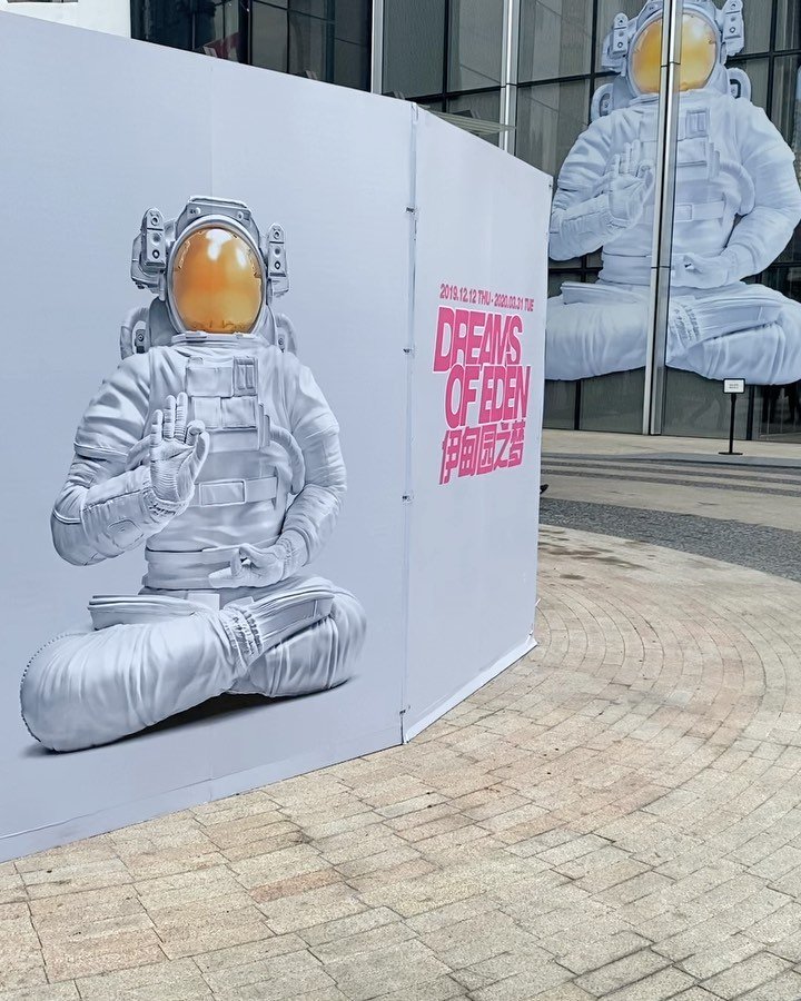 How do you like the first sneak peek of my exhibition in China? 🇨🇳 . . #guangzhou #artshow #k11 #josephklibansky #artbaselmiami