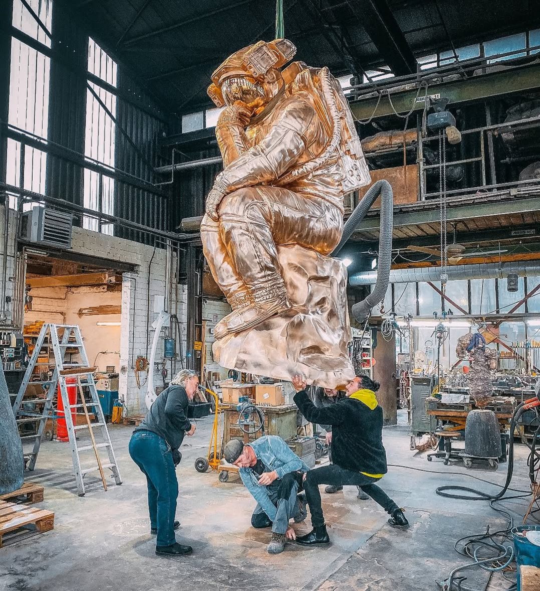 How much do you think a bronze sculpture like this weighs..?