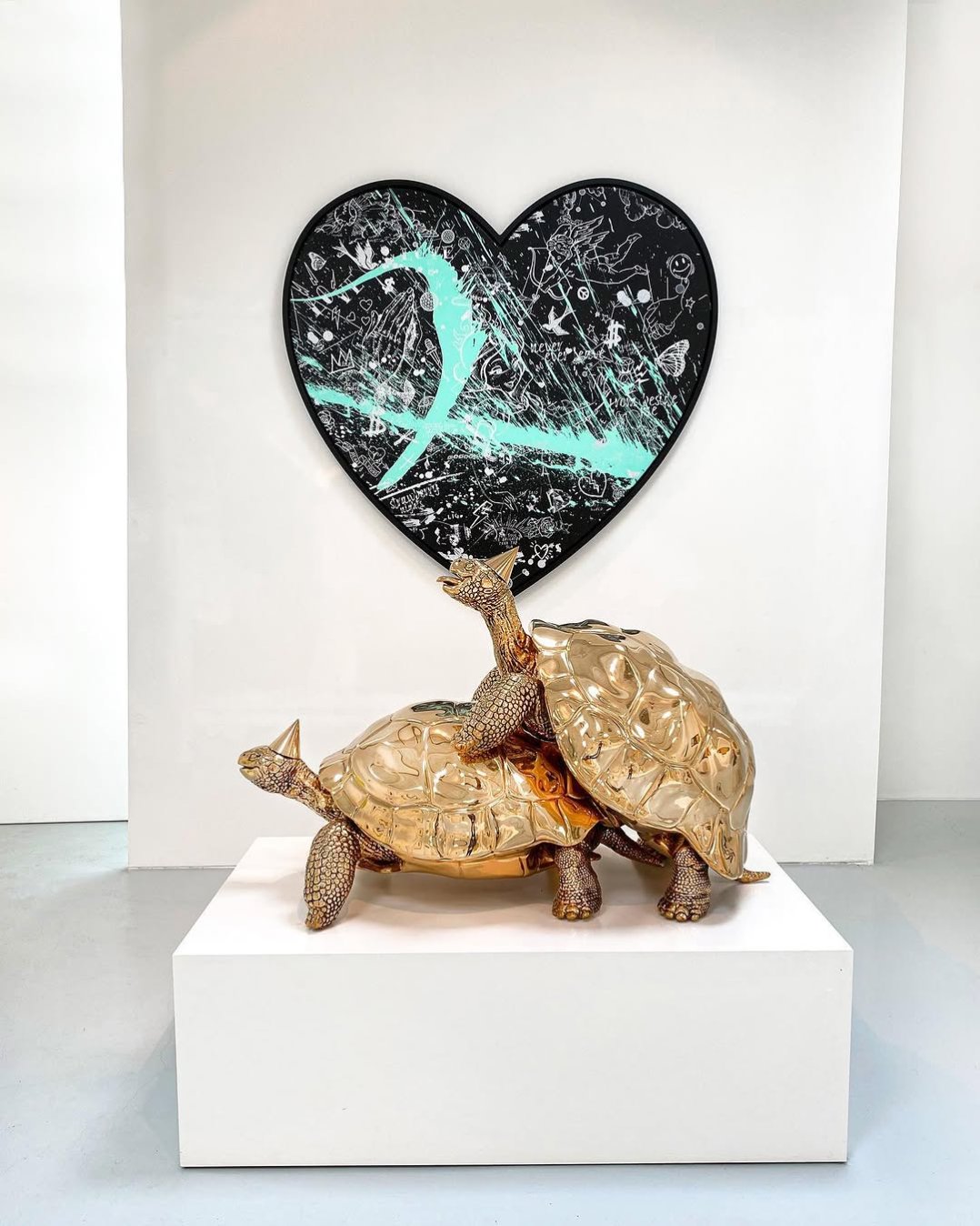 If you had to choose 1 piece..? ❤️ or 🐢 . . #josephklibansky #art #sculpture #staypositive