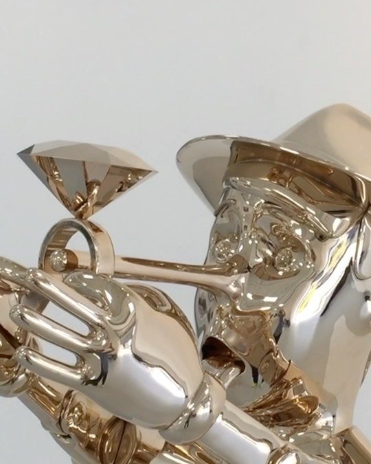 Here you can see a very very short movie 🎥 of a very very long process that takes over 1 year to complete😅  I love how the solid bronze diamond gets it’s shape by “cutting” it with all this cooling water. . #art #sculpture #artist #contemporaryart #josephklibansky