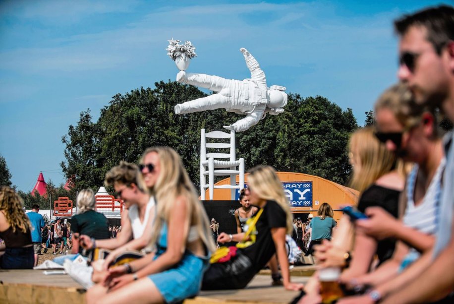 “Self Portrait of a Dreamer” sculpture by Joseph Klibansky at Lowlands Festival